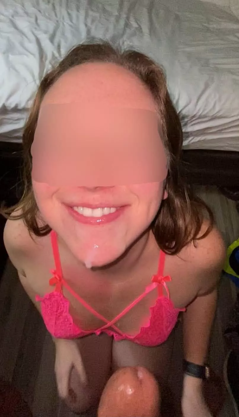 I can't help but to smile with cum on my face.