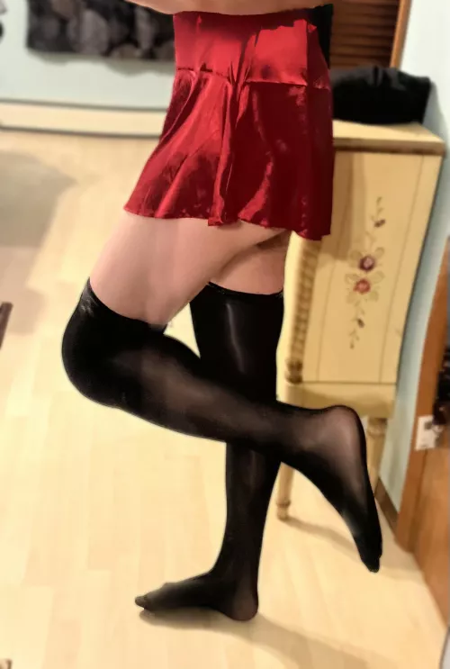 I finally got some new silk lingerie and new nylons 😜