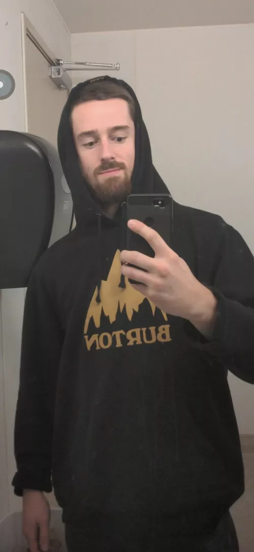 I love a good mirror selfie every now and then. 🦦