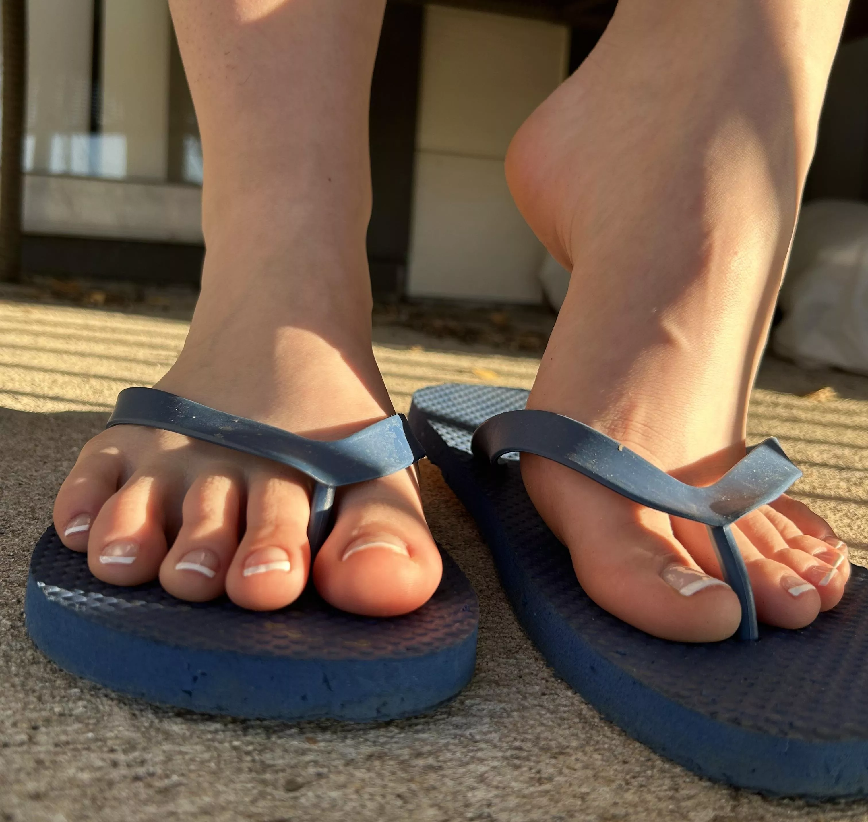 I love the way the sun feels on my toes