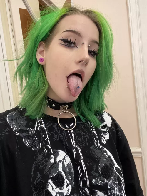 I want to be your slutty girlfriend