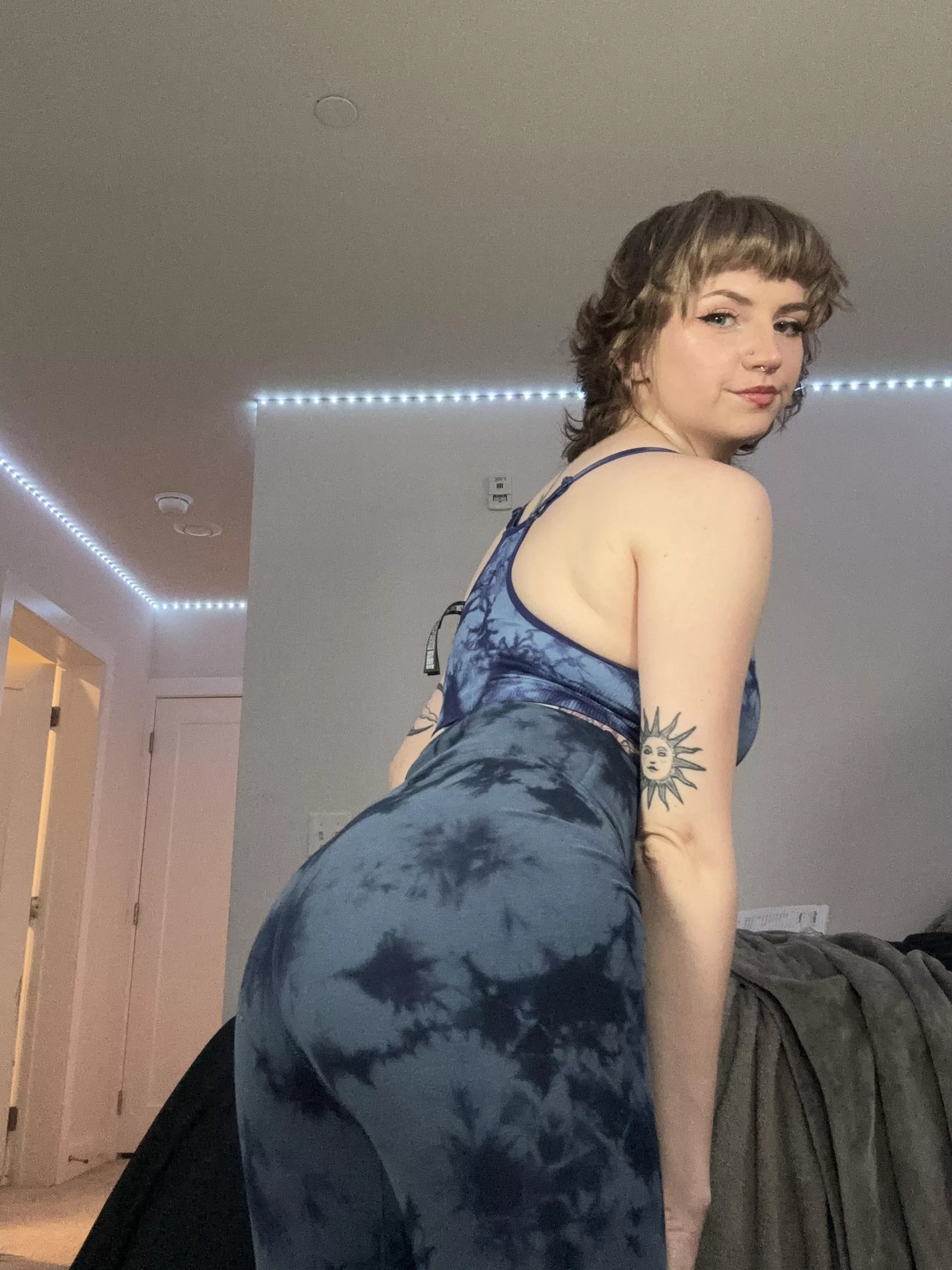 let me squat on your face