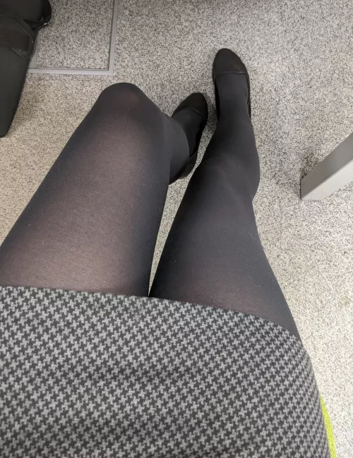 Let's make it a good day 🖤