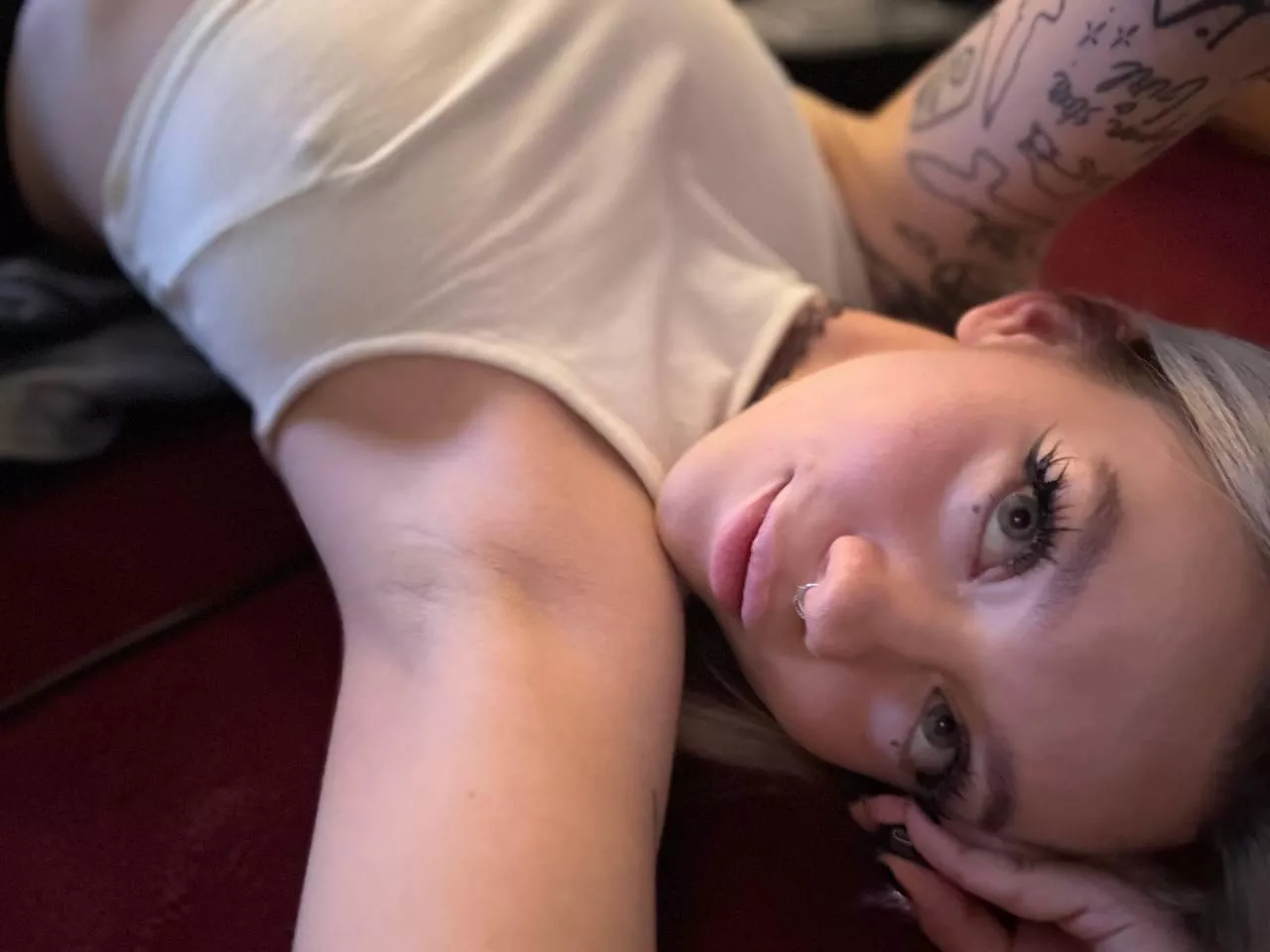 my armpits look hot enough for you to lick, don't they