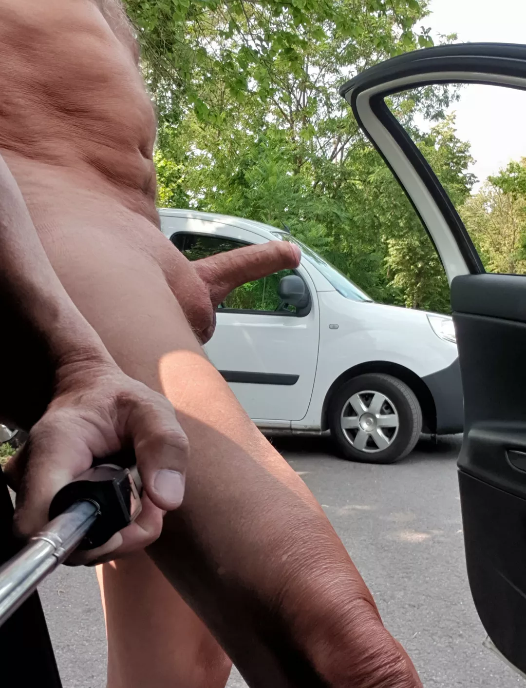 On the parking...hope somebody caught me 😇🤗