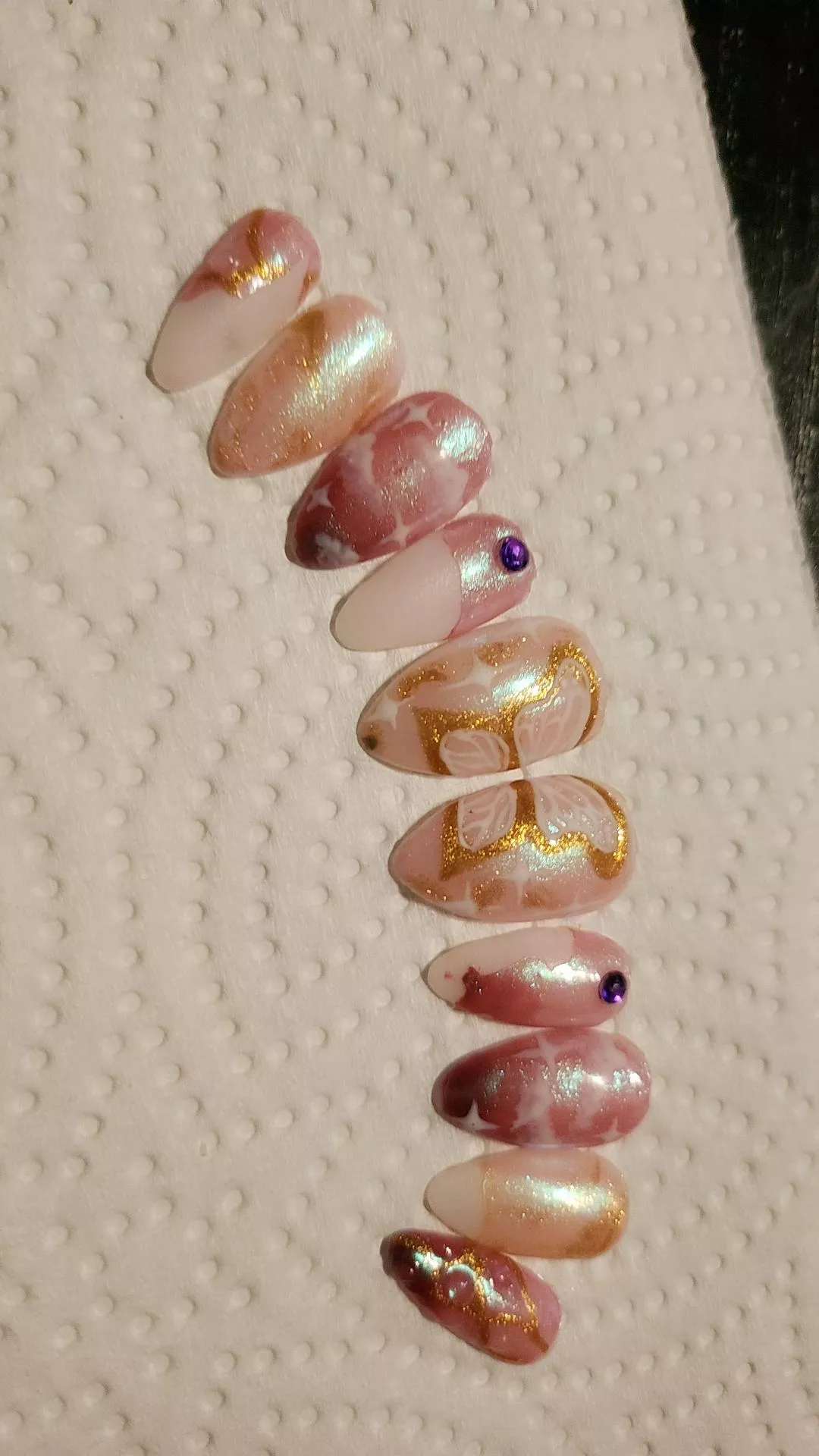 [OTH] very worn out nails 😜