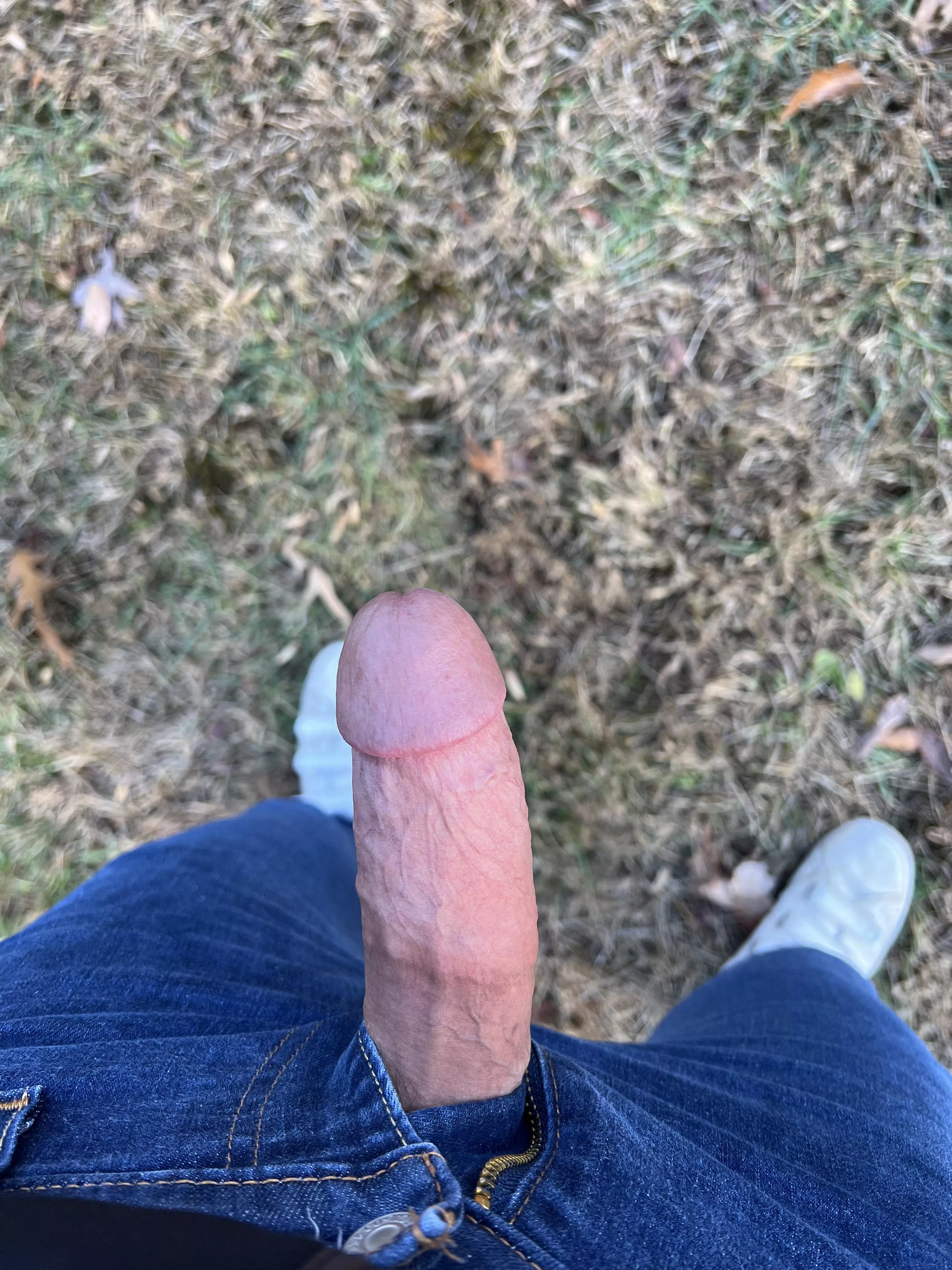 Popping outta my jeans