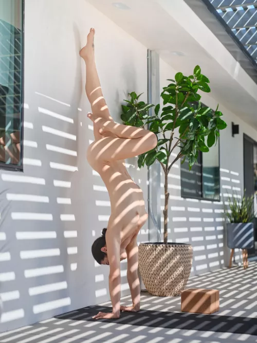 Pro tip: use a wall for support when learning handstands! 🤸‍♀️