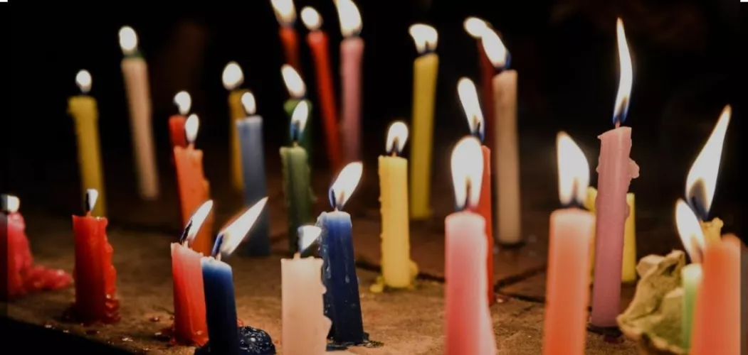 Recuerda todos los 7 de Diciembre enciende muchas velitas, Trae luz aparta la oscuridad.. UniversoMiwin