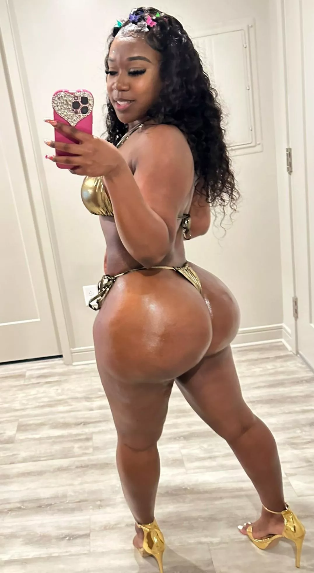 Round and juicy 😛