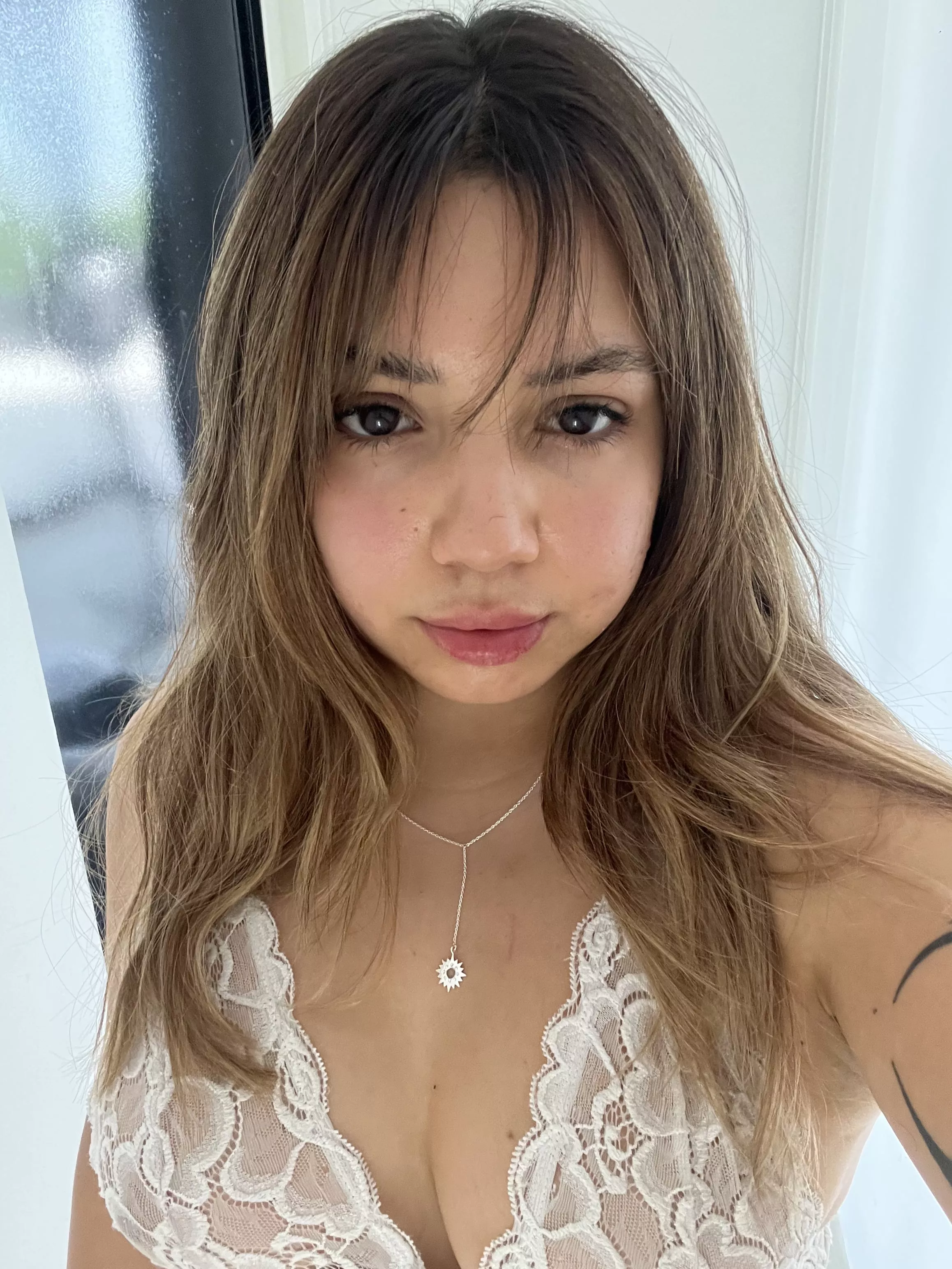 This slut is looking so good today!