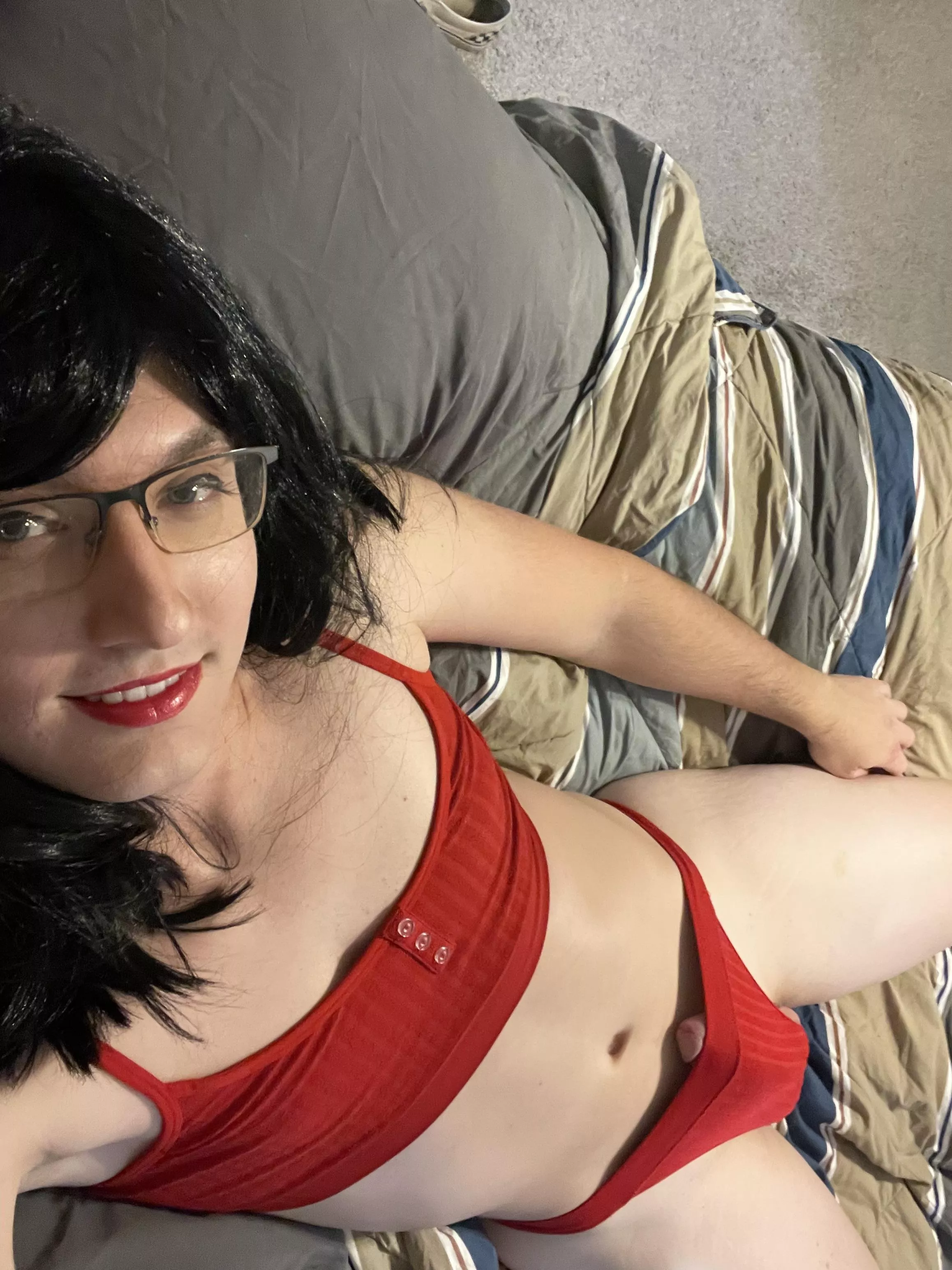 Who likes big sissy bulges?