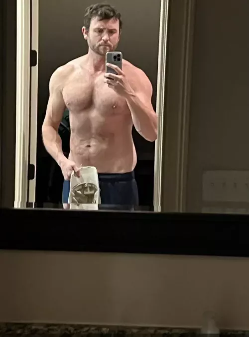 Who likes divorced dads? Please raise your hand 🙋🙋