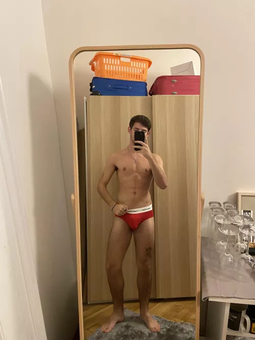 You like me in red ? [23]