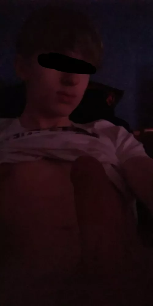 [18] hi.....am I cute?😅✌️