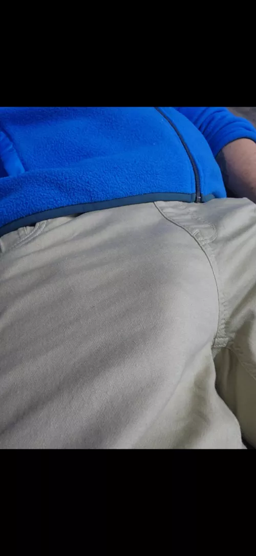 [43] Caught my coworker staring and she blushed 😊