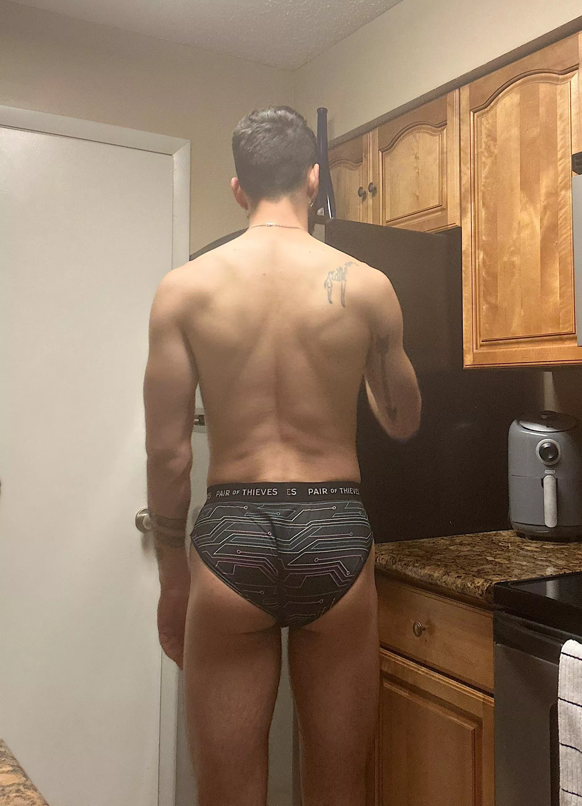 6’2” with a nice ass