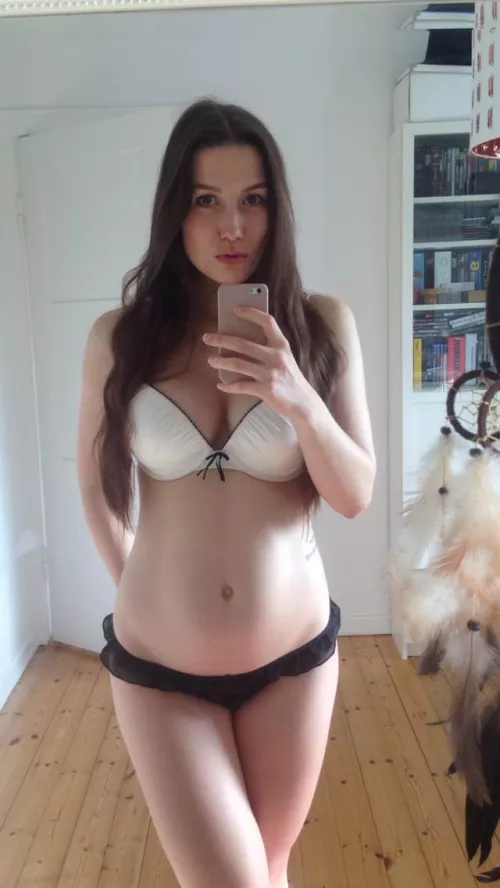 💋 Am I a bad pregnant wife for needing more cock than my husband can provide? 👄