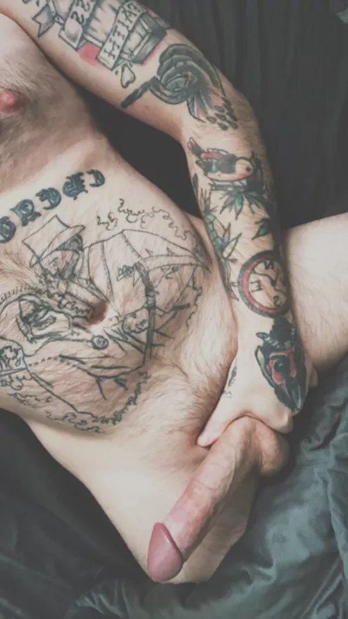 Come take this cock down to the balls 😈