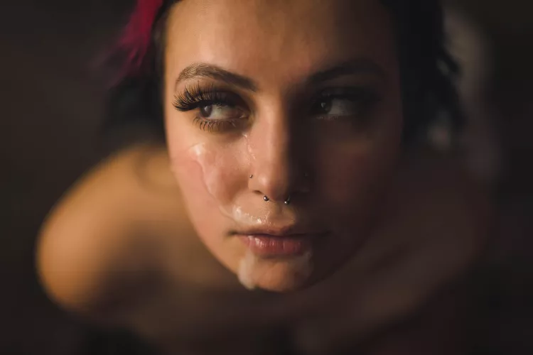 Damn I’m so pretty covered in cum