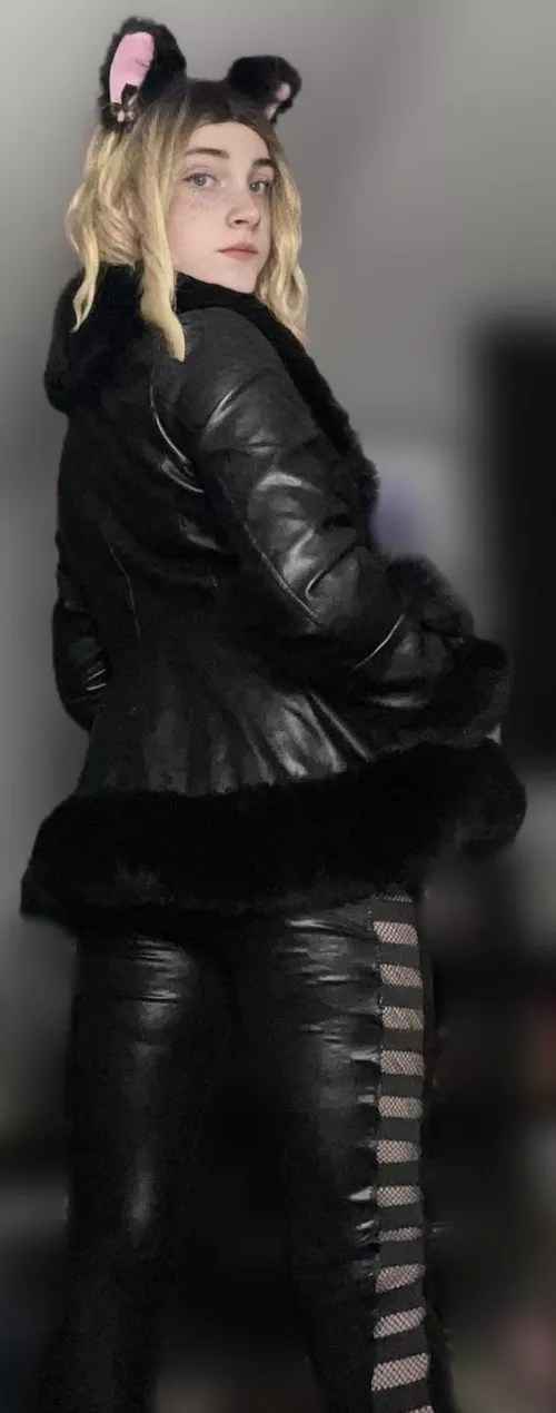 Feeling dominant 😈