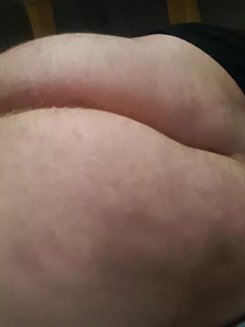 Got a bouncy ass for you guys.