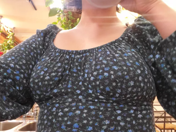 I spy with my little eye, 1 cute little nipple