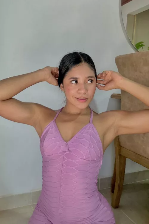 Imagine me giving you head like this with my arms behind my skull