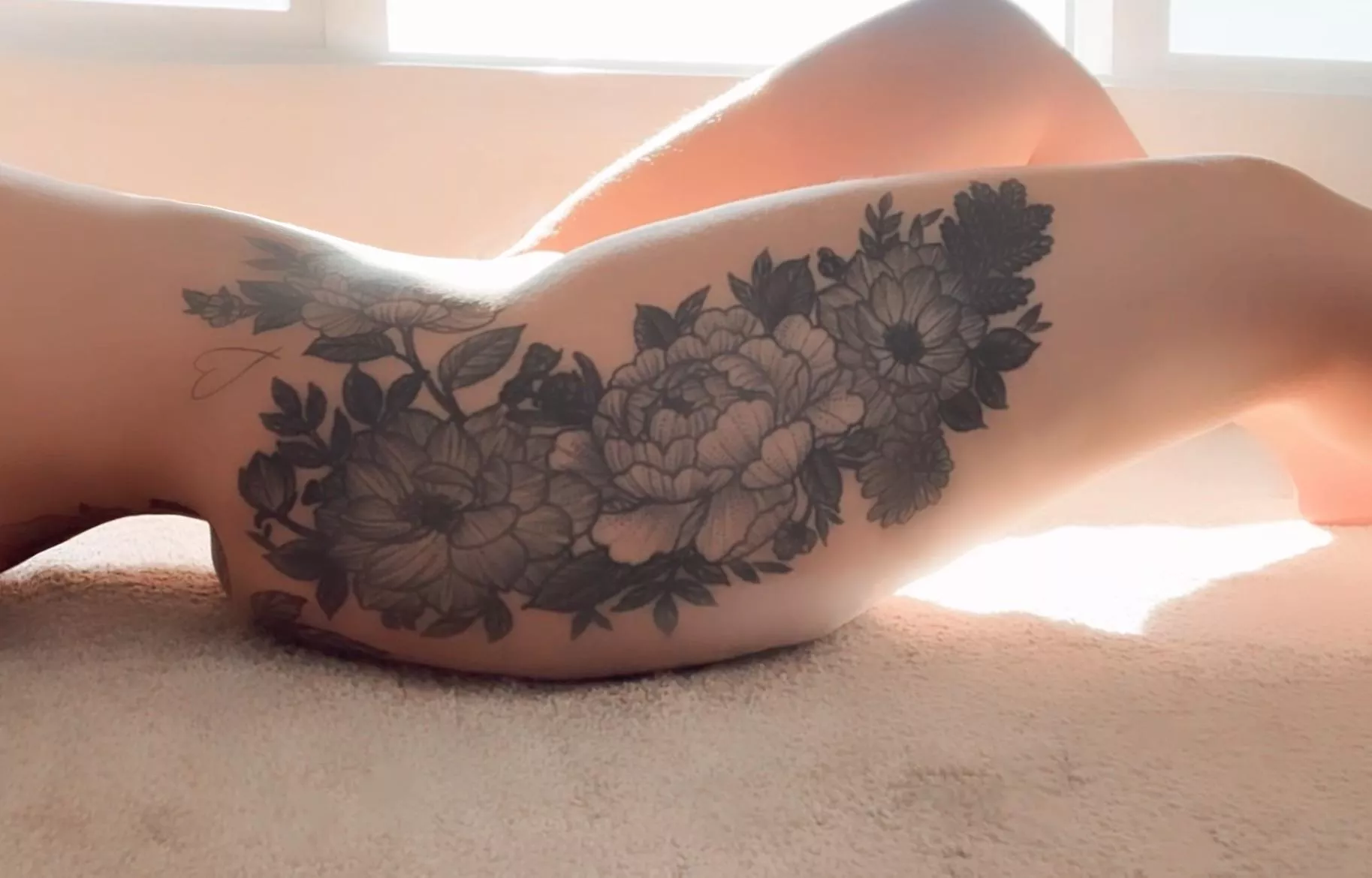 letting the sun in 🖤