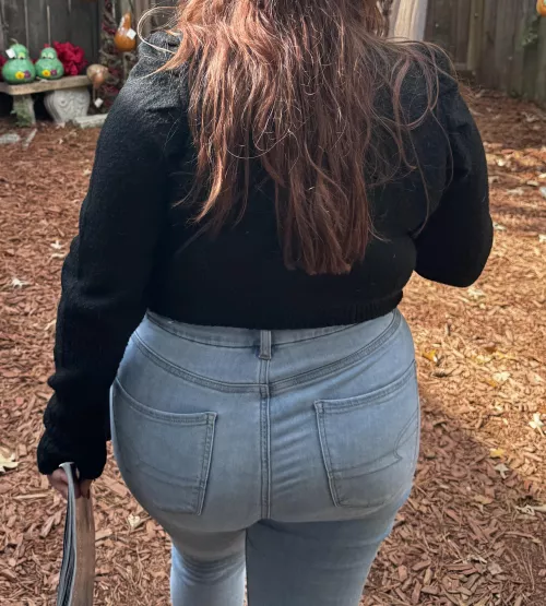 My booty wants to burst out