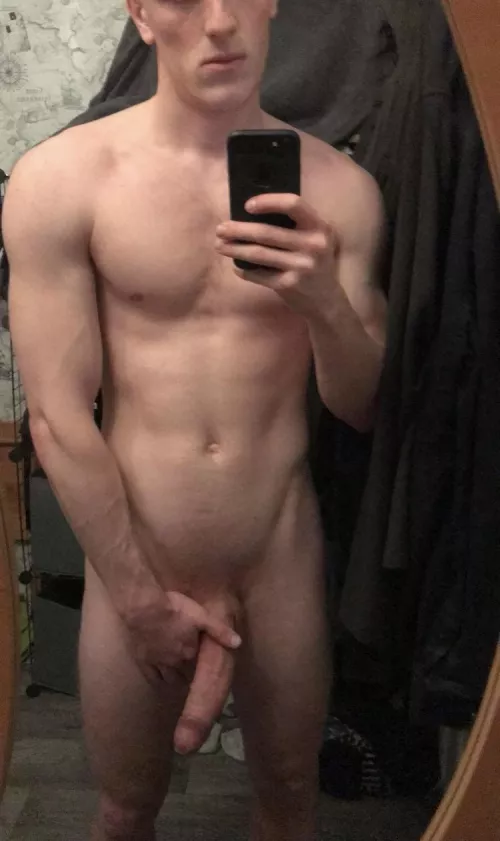 Quick post workout pic, I’m ready for a different type of workout though👀