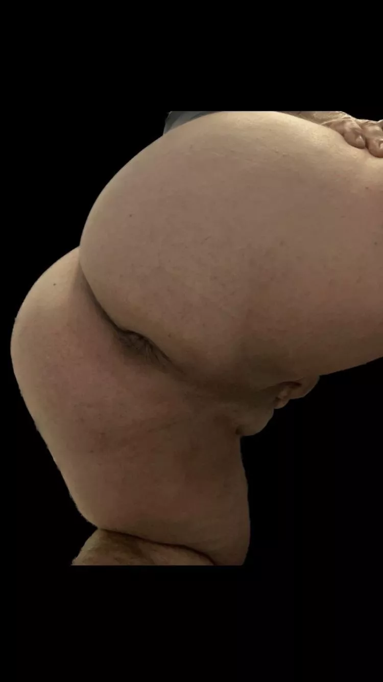 Some phat, man-cheeks to jiggle😈🍆💦🍑
