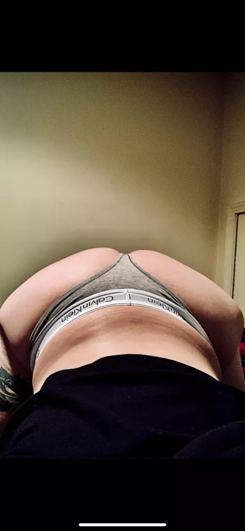 Somethings missing behind me 😏