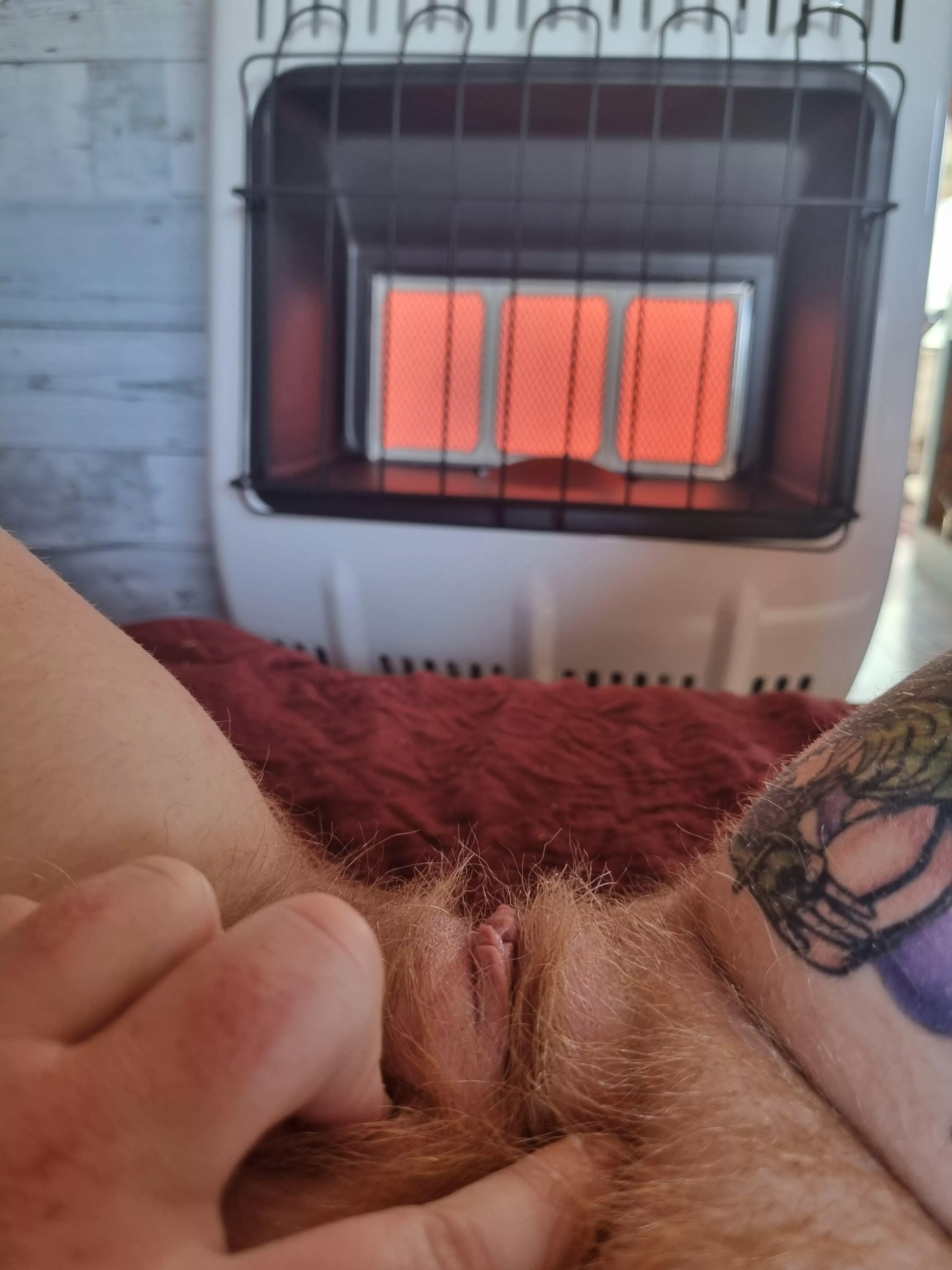 Warming up my hairy pussy Plz rate