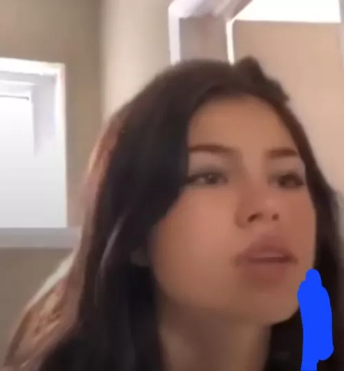 Who is she? She goes upside down and sucks dick but I don't have the vid anymore