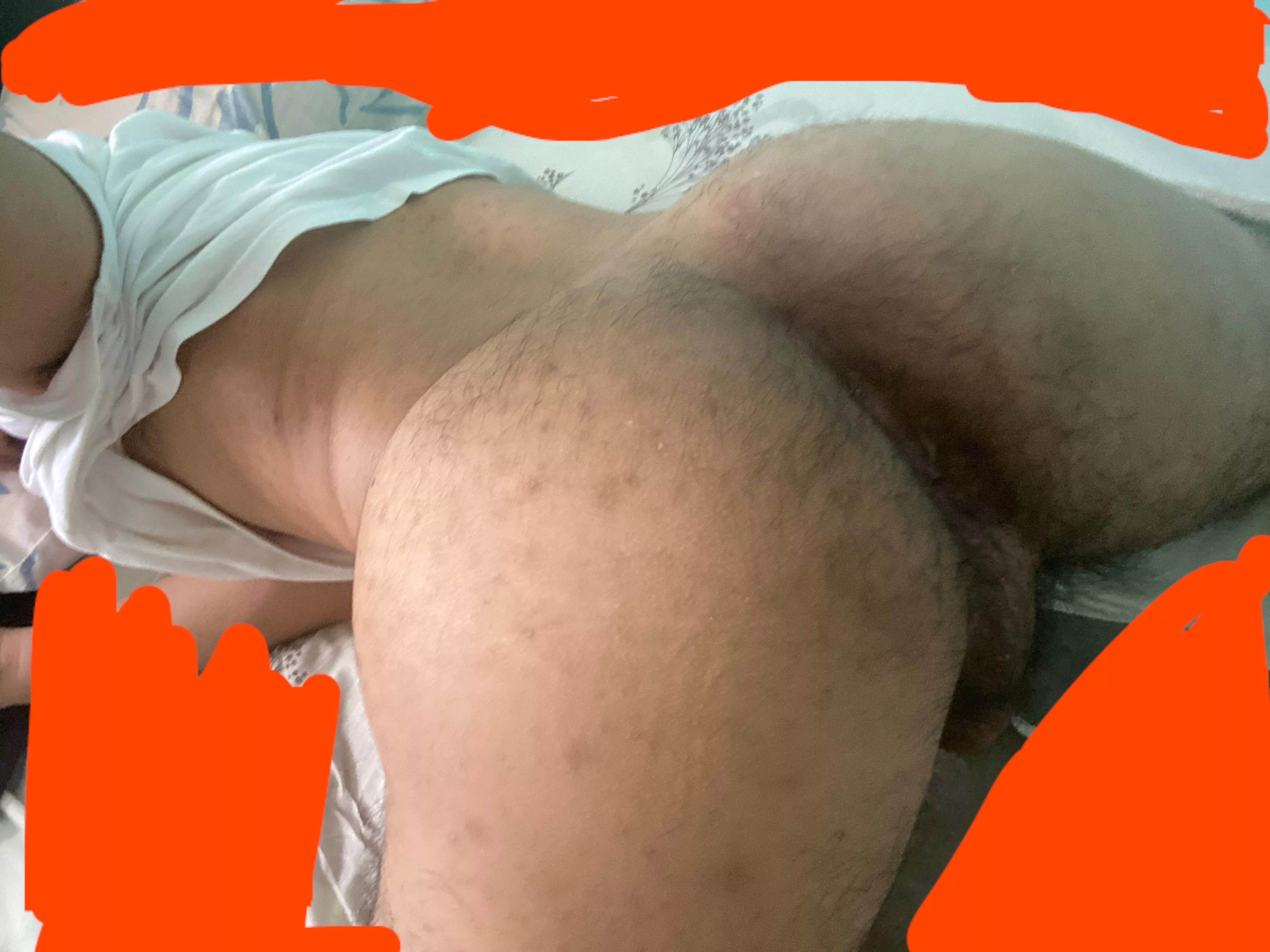 (24) its almost the weekend 😩 home alone and 😋