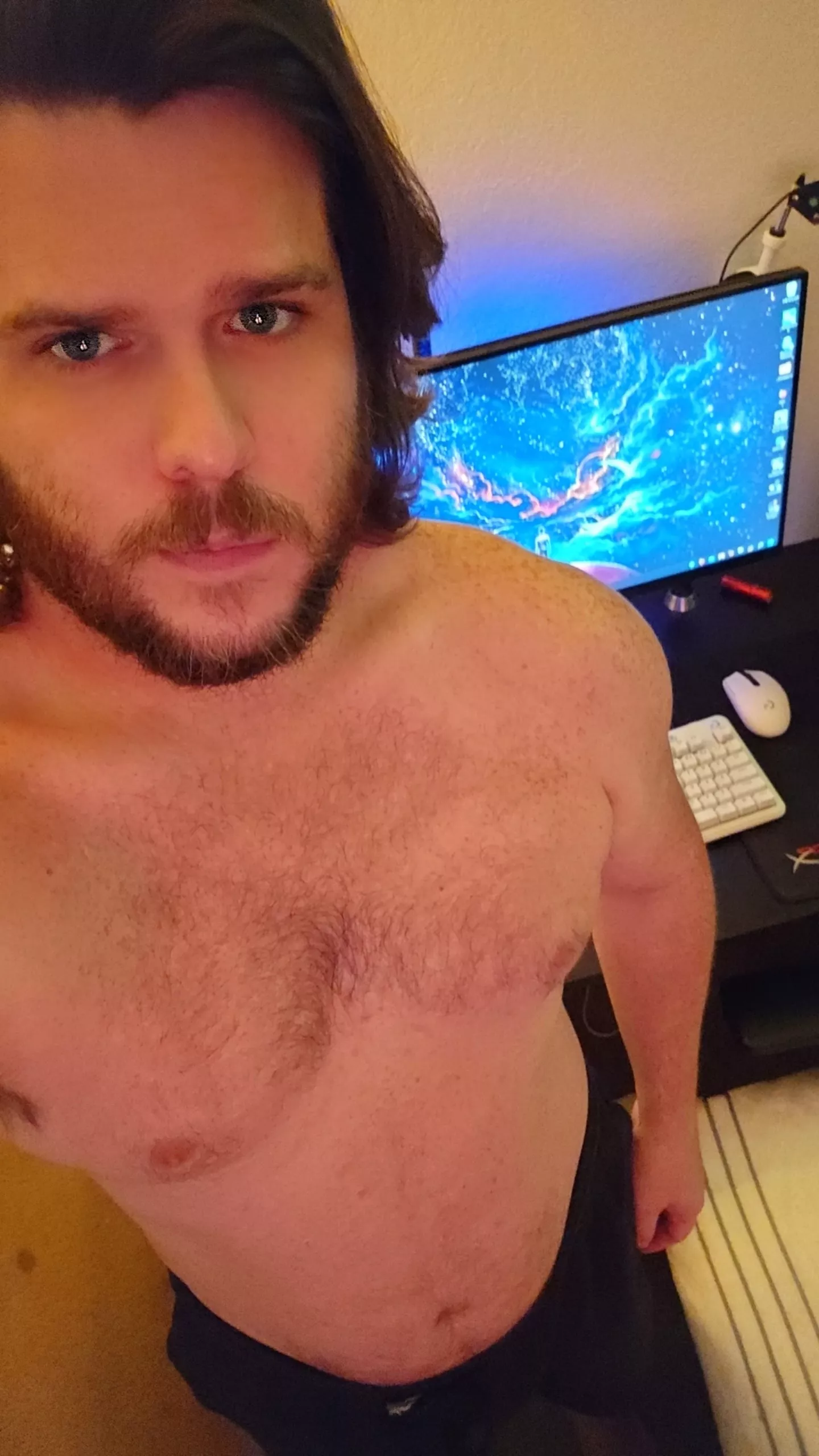 34 bigbro type for actual bromance, chat, chilling, gamin... ltr+ show face, verbal+ open to fun ltr, company for now