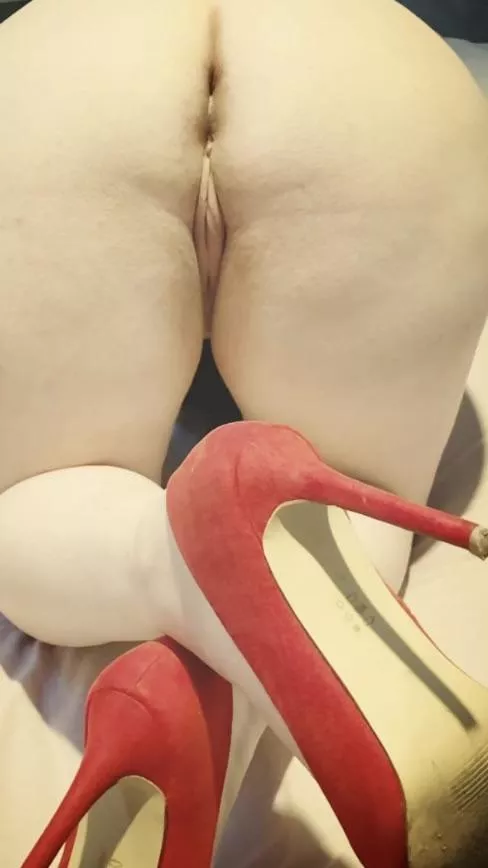 40F I like to leave my heels on