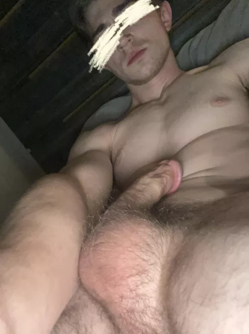 Any babes wet and ready? 💦