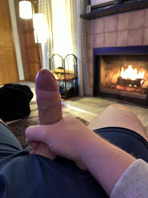 Come take a seat by the fire 🥵