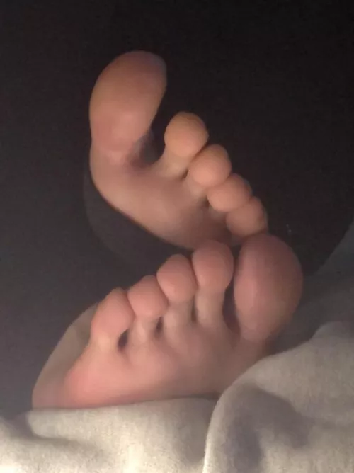 Do you like my feet?💕