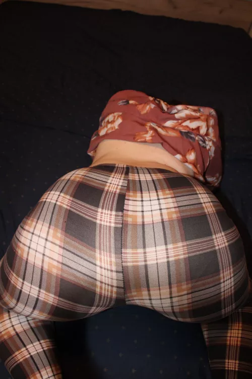 Do you like this petite booty?