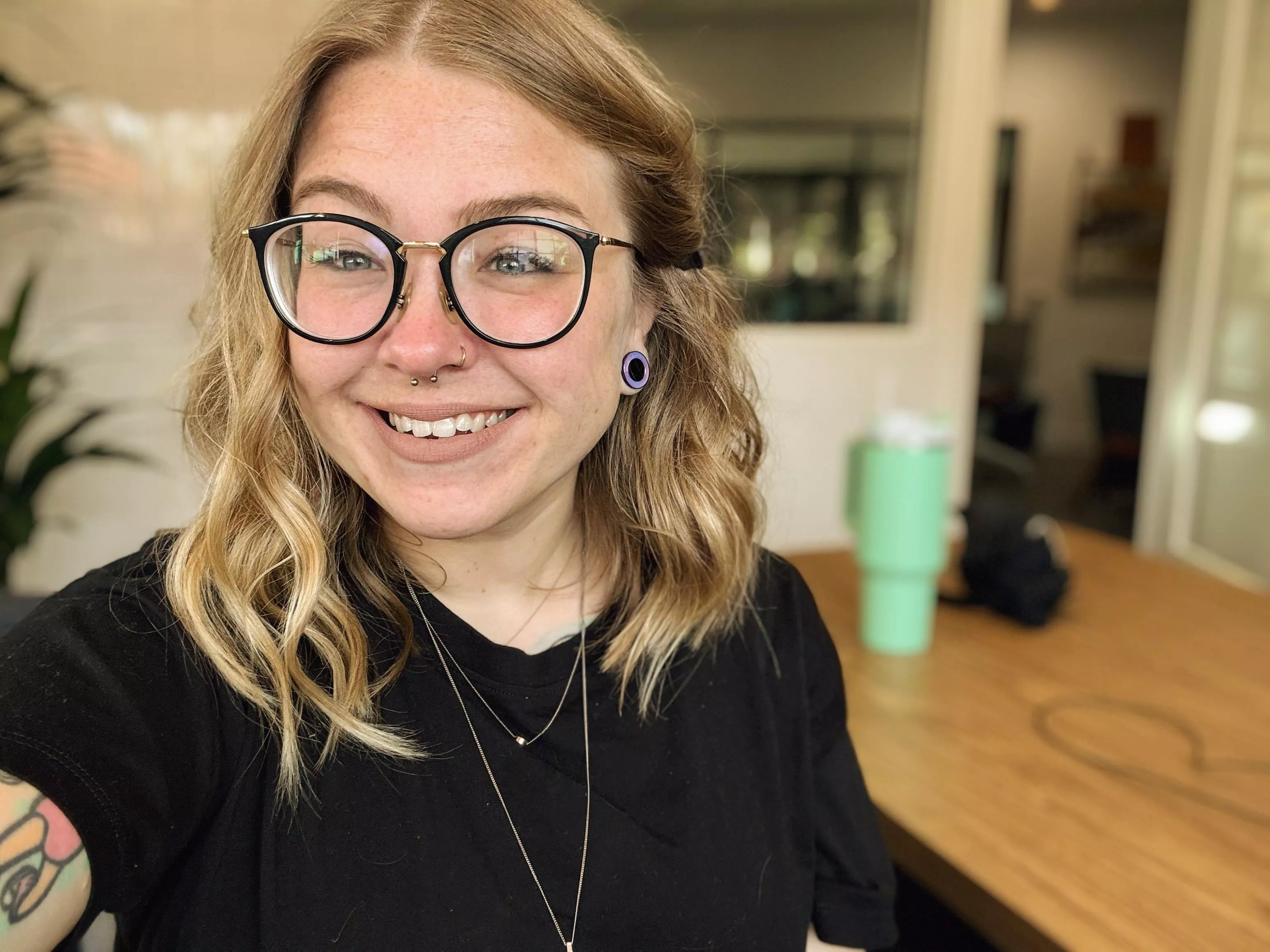 Glasses are cute too. 🤓💖