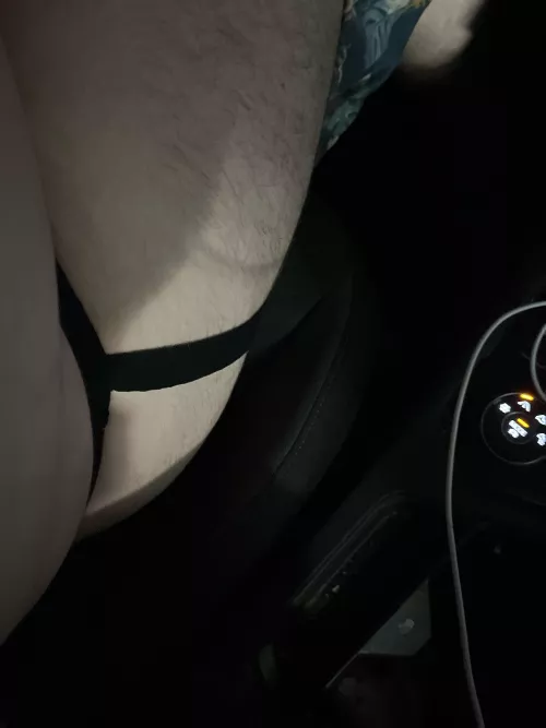 Got horny driving but love feeling my bare ass on the seat