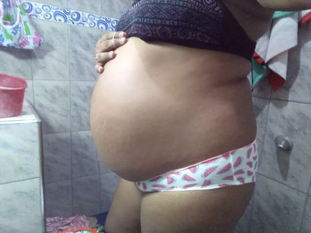 Hello daddy, I'm 9 months old and I only have 3 weeks left to give birth. Would you like to see my birth?