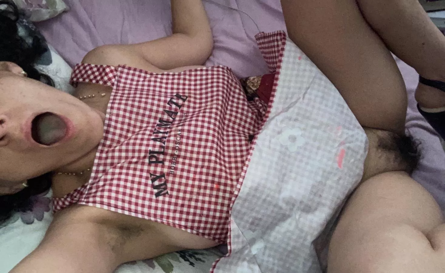 How I wear the apron while cooking