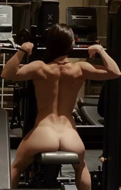 How’s my back looking? (F)