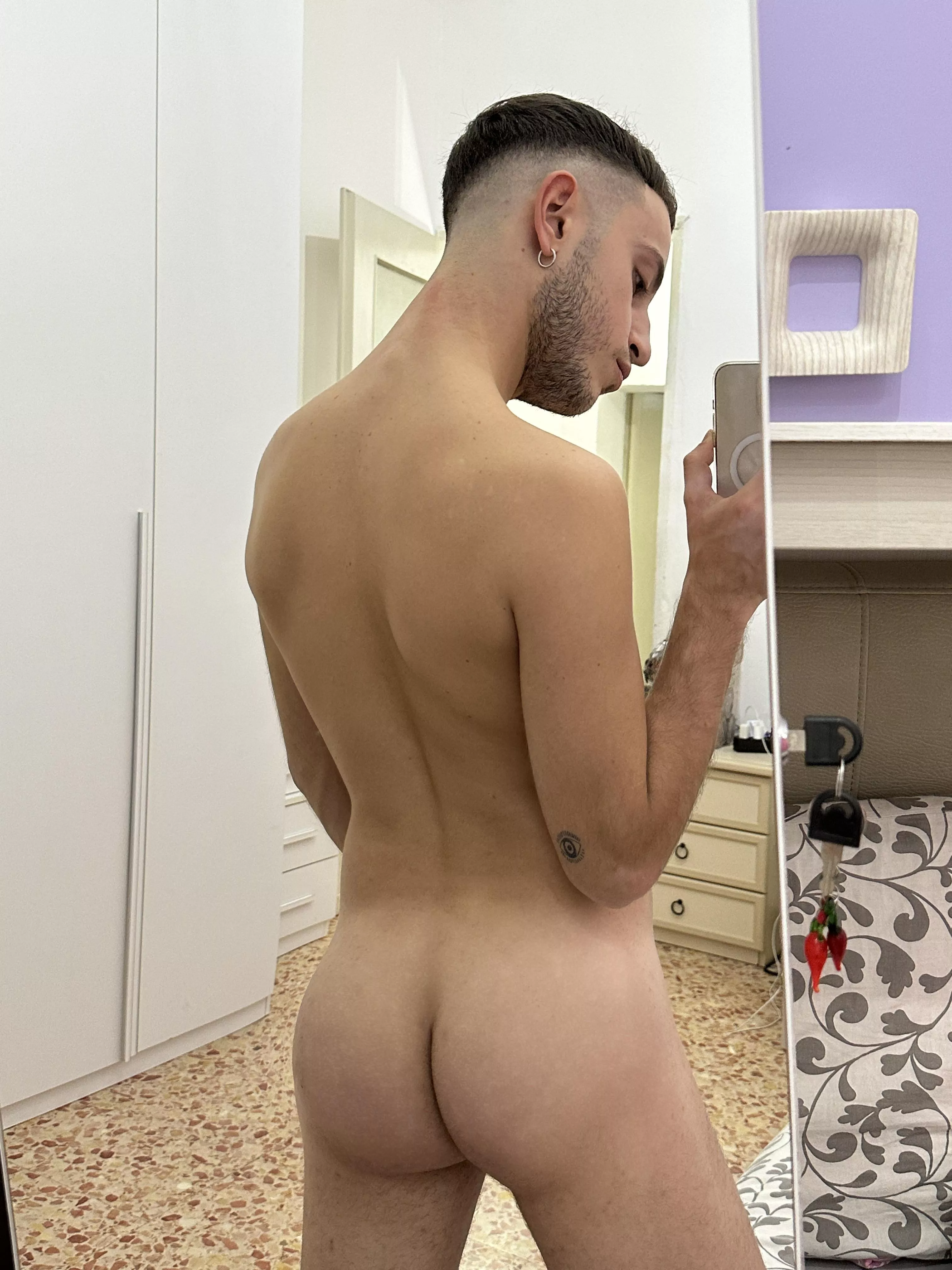 I feel a bit insecure posting this but i hope you enjoy the view