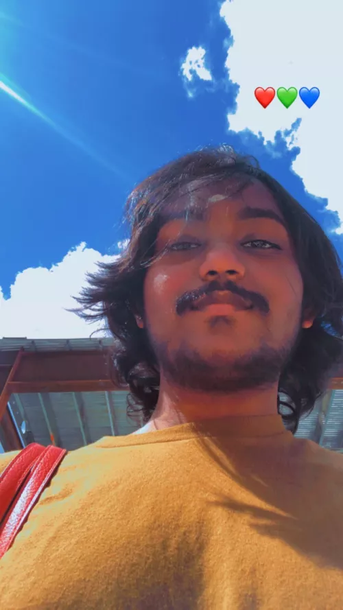 Idk if anyone finds me attractive but Hello ☺️