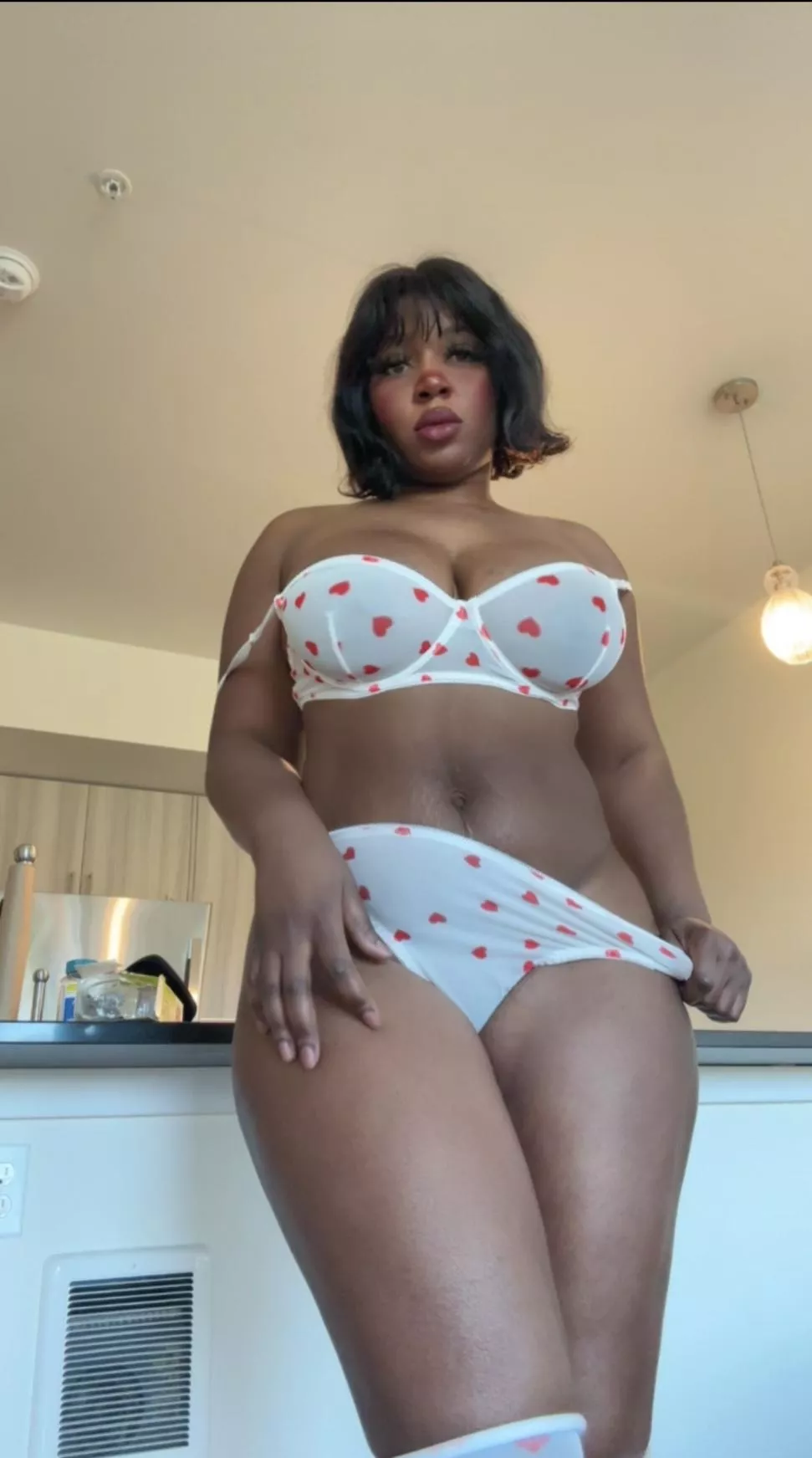 If my nudes are welcomed in your DM's say Hi